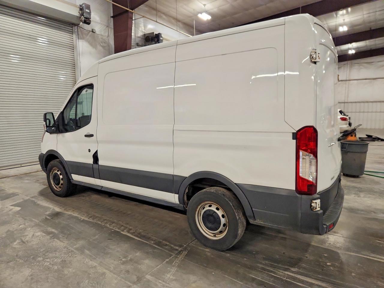 2017 FORD TRANSIT 250 DELIVERY VAN — Фото 2 из 13