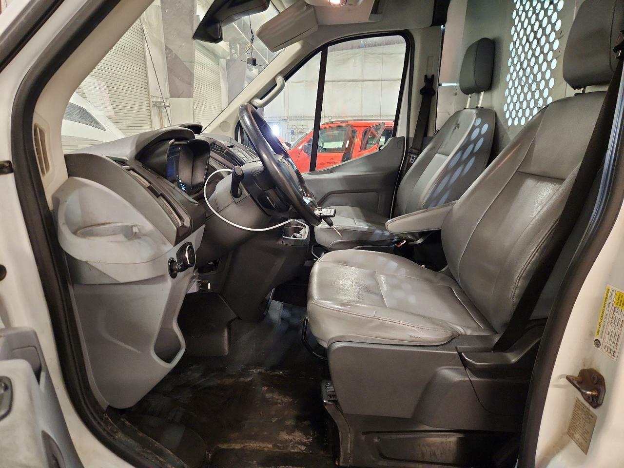 2017 FORD TRANSIT 250 DELIVERY VAN — Фото 7 из 13