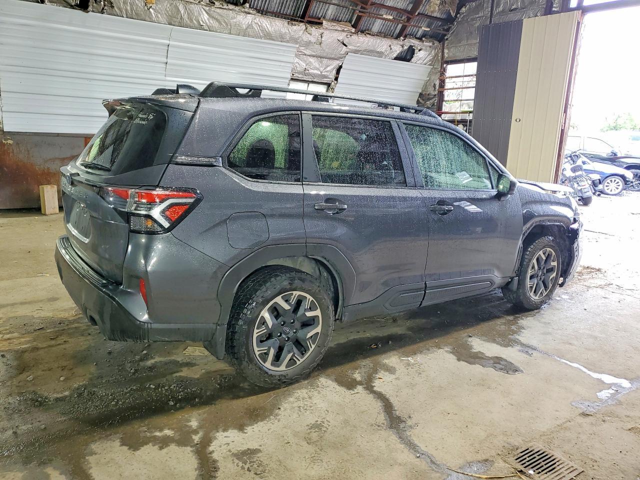 2025 SUBARU FORESTER PREMIUM — Фото 3 из 12