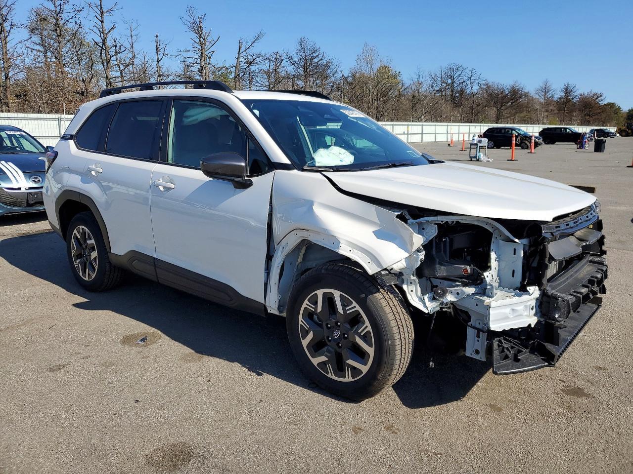 2025 SUBARU FORESTER PREMIUM — Фото 4 из 13