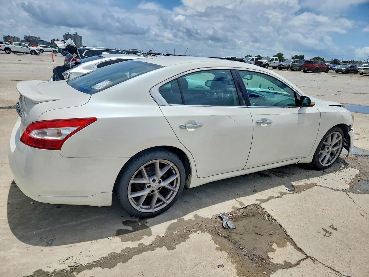 2011 NISSAN MAXIMA 3.5 S — Фото 3 из 12