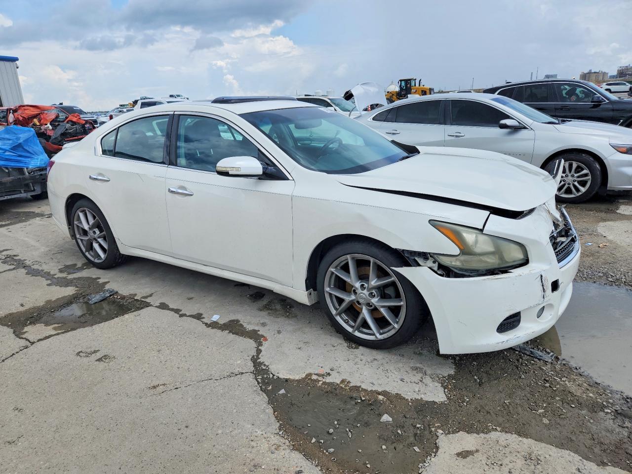 2011 NISSAN MAXIMA 3.5 S — Фото 4 из 12