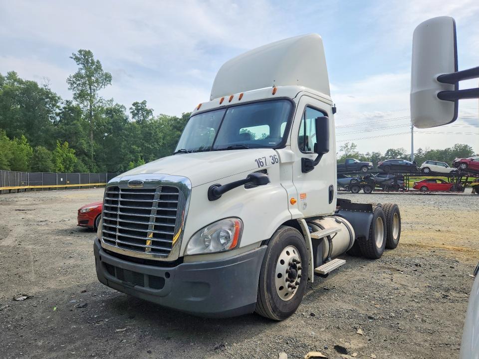 2017 FREIGHTLINER CASCADIA 113 3AKJGBDV1HSHT9387