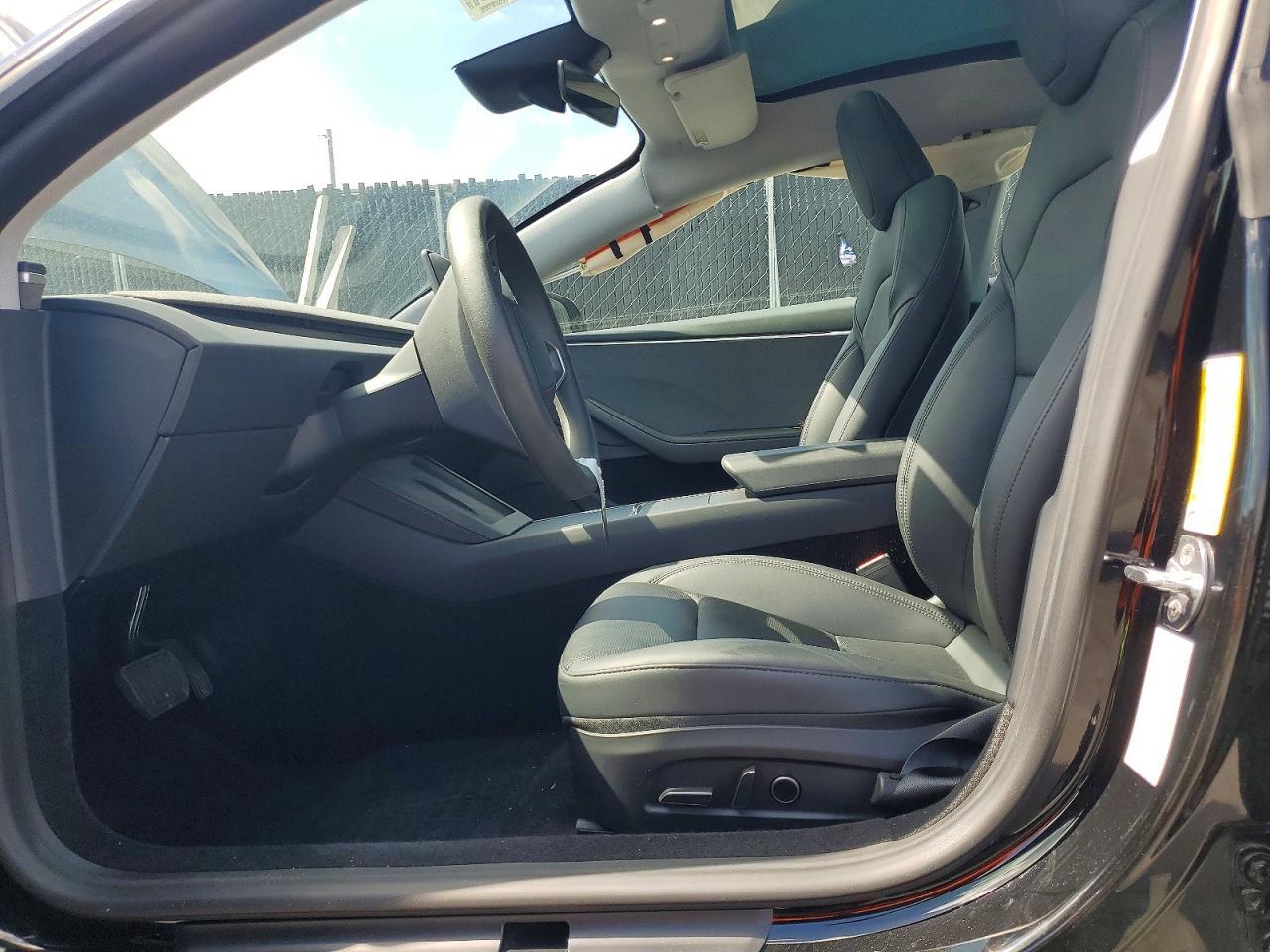 2025 TESLA MODEL 3 — Фото 7 из 12