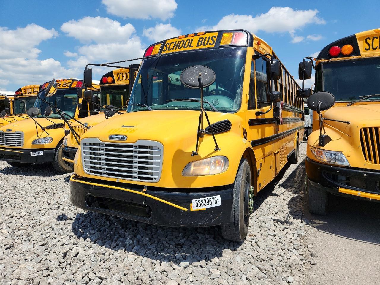 2011 THOMAS SAF-T-LINER C2 - SCHOOL BUS — Фото 2 из 10