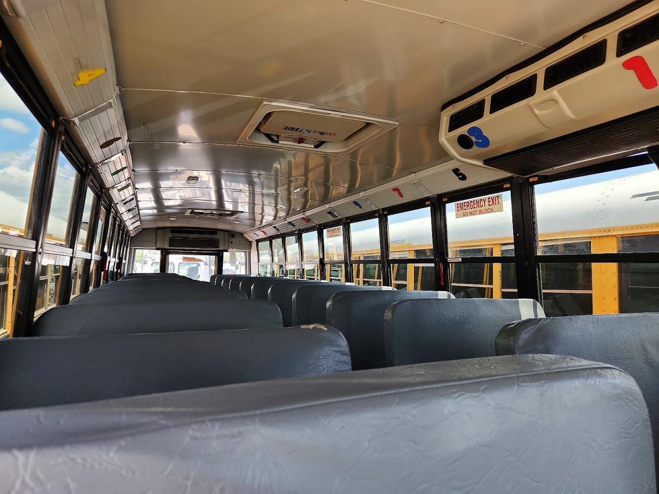 2011 THOMAS SAF-T-LINER C2 - SCHOOL BUS — Фото 6 из 10