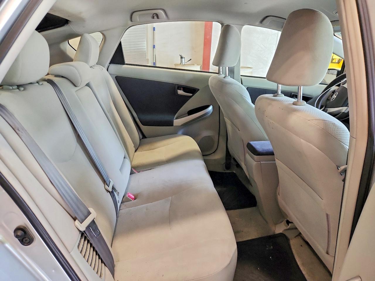 2011 TOYOTA PRIUS TWO — Фото 10 из 13