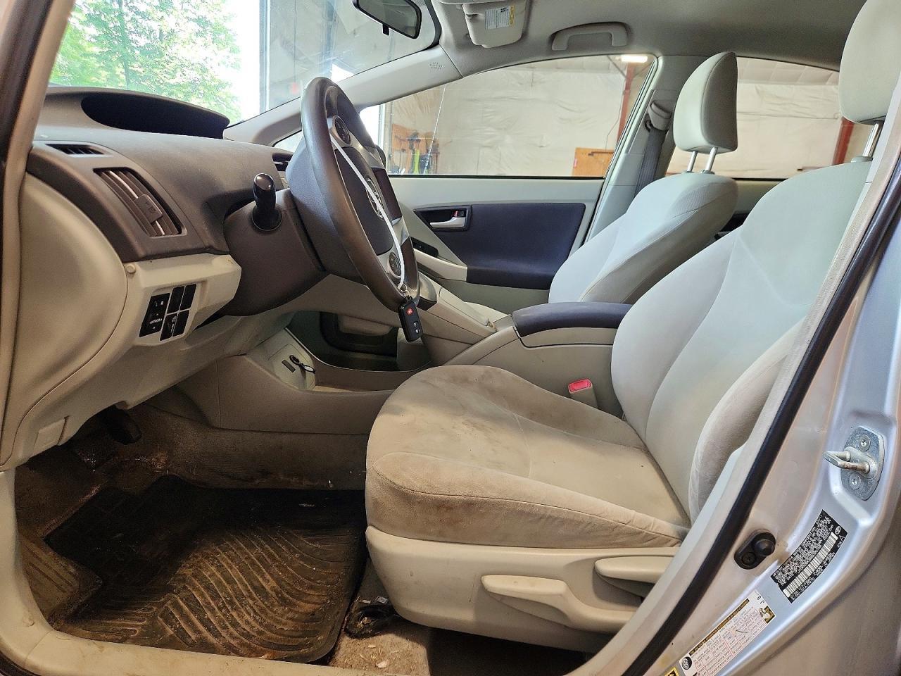 2011 TOYOTA PRIUS TWO — Фото 7 из 13
