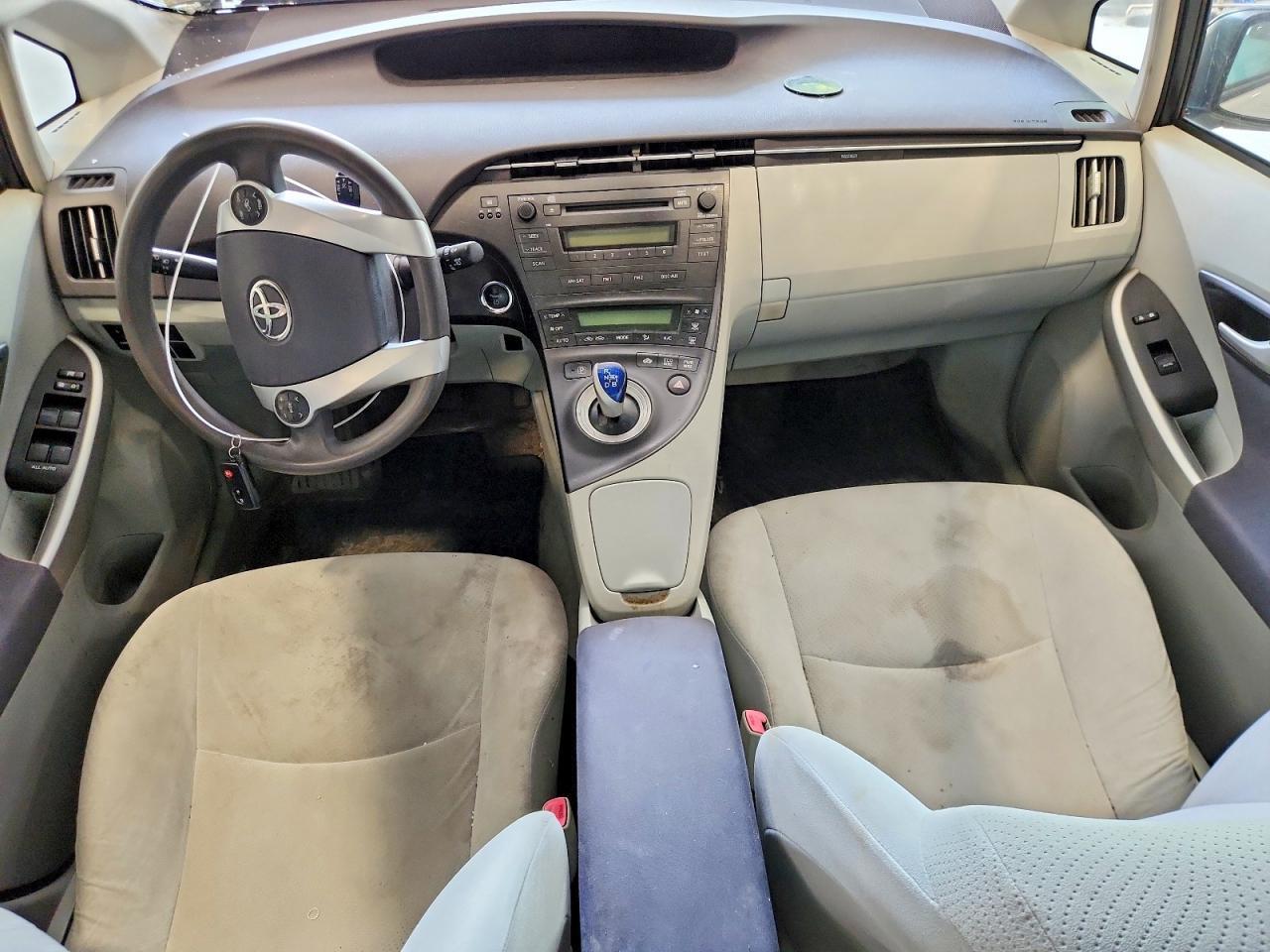2011 TOYOTA PRIUS TWO — Фото 8 из 13