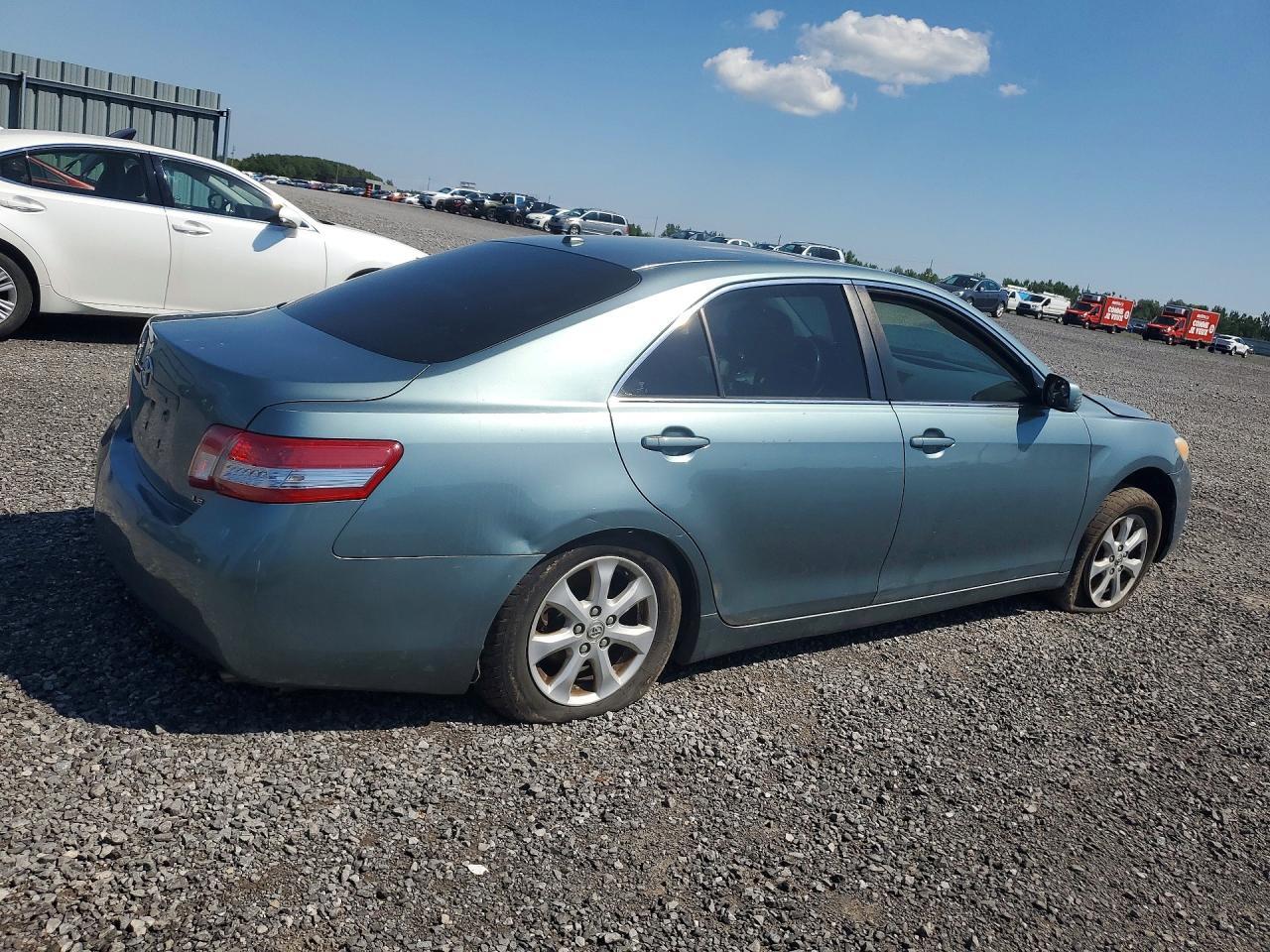 2011 TOYOTA CAMRY LE — Фото 3 из 13
