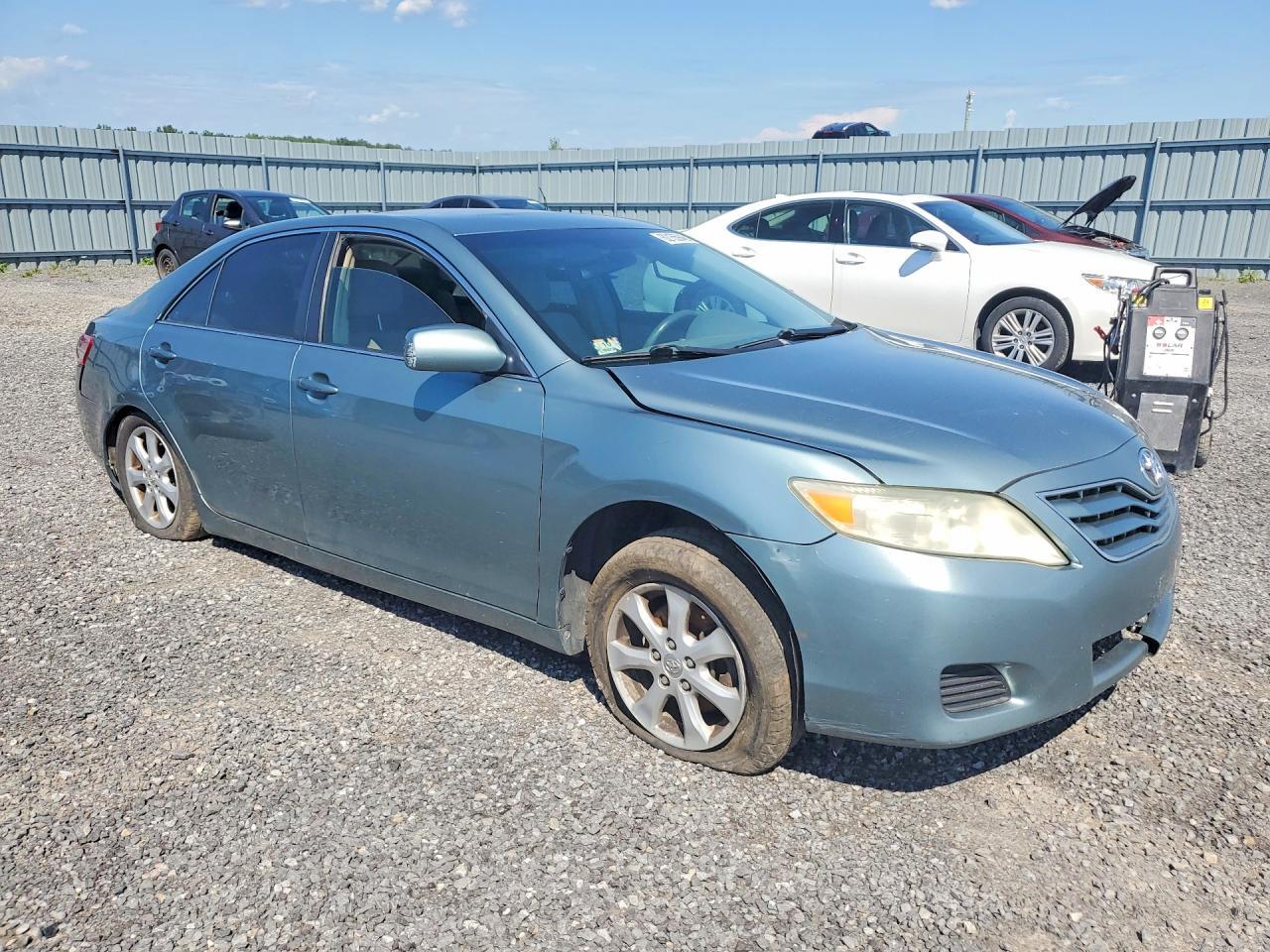 2011 TOYOTA CAMRY LE — Фото 4 из 13