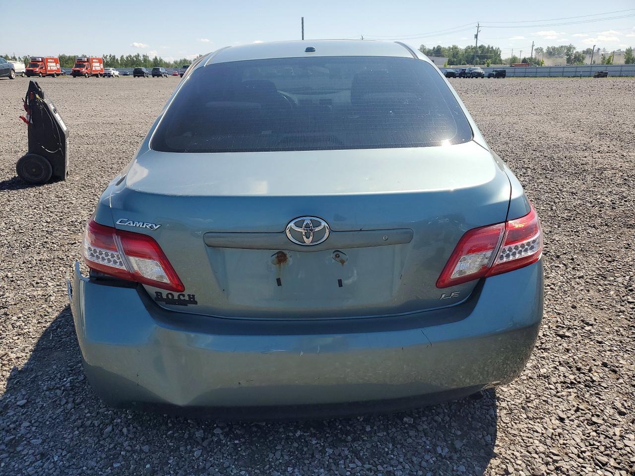 2011 TOYOTA CAMRY LE — Фото 6 из 13