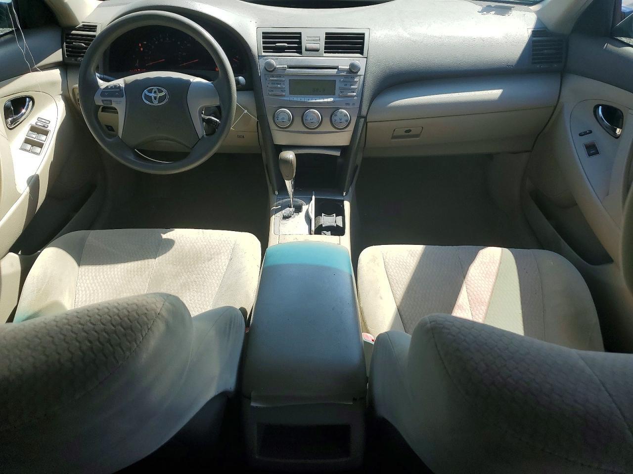 2011 TOYOTA CAMRY LE — Фото 8 из 13