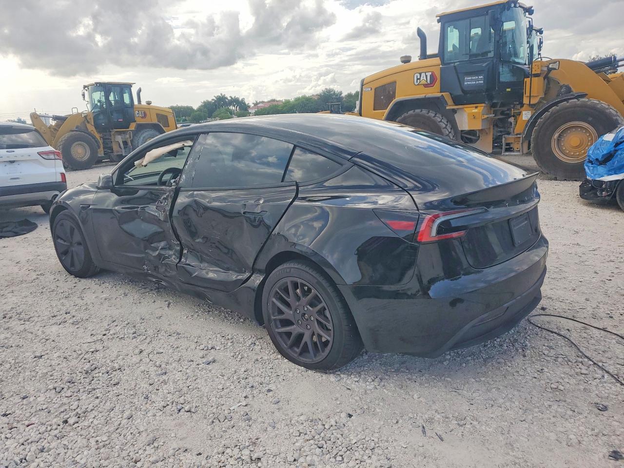 2025 TESLA MODEL 3 — Фото 2 из 12