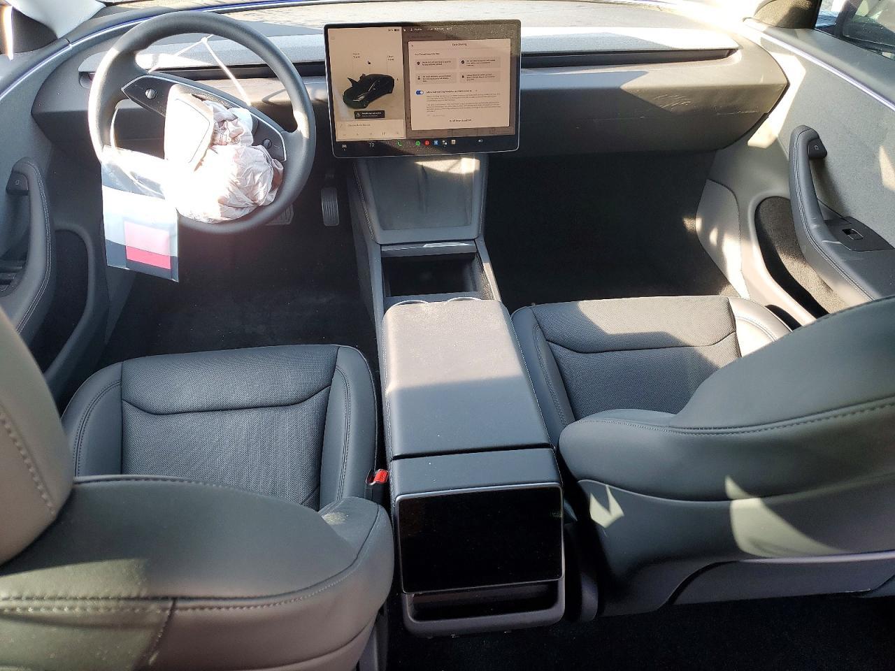 2025 TESLA MODEL 3 — Фото 8 из 12