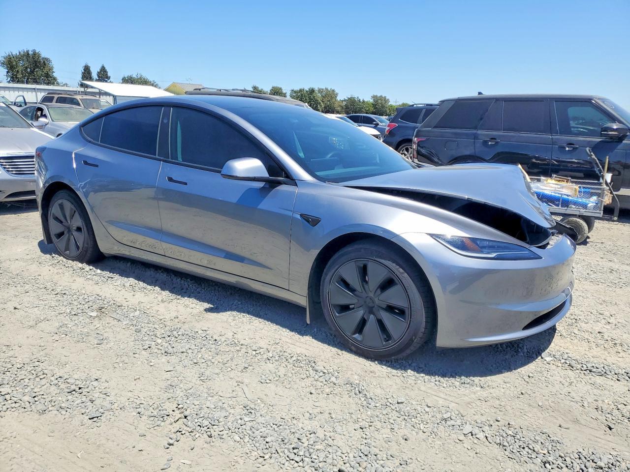 2025 TESLA MODEL 3 — Фото 4 из 12