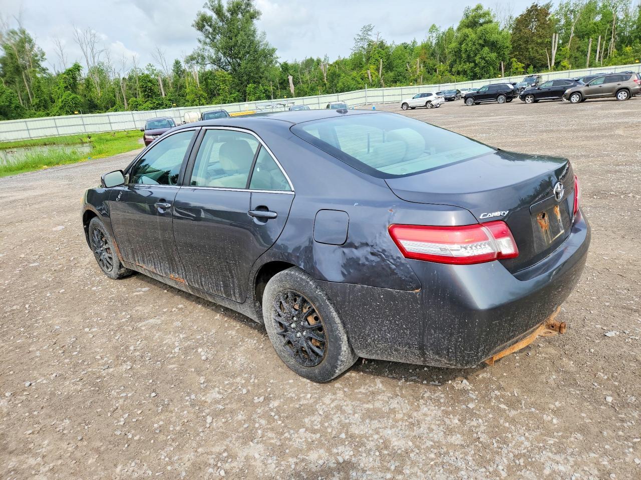 2011 TOYOTA CAMRY LE — Фото 2 из 12