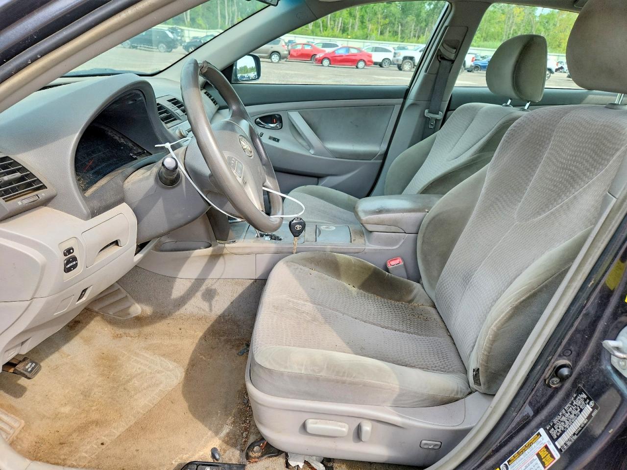 2011 TOYOTA CAMRY LE — Фото 7 из 12