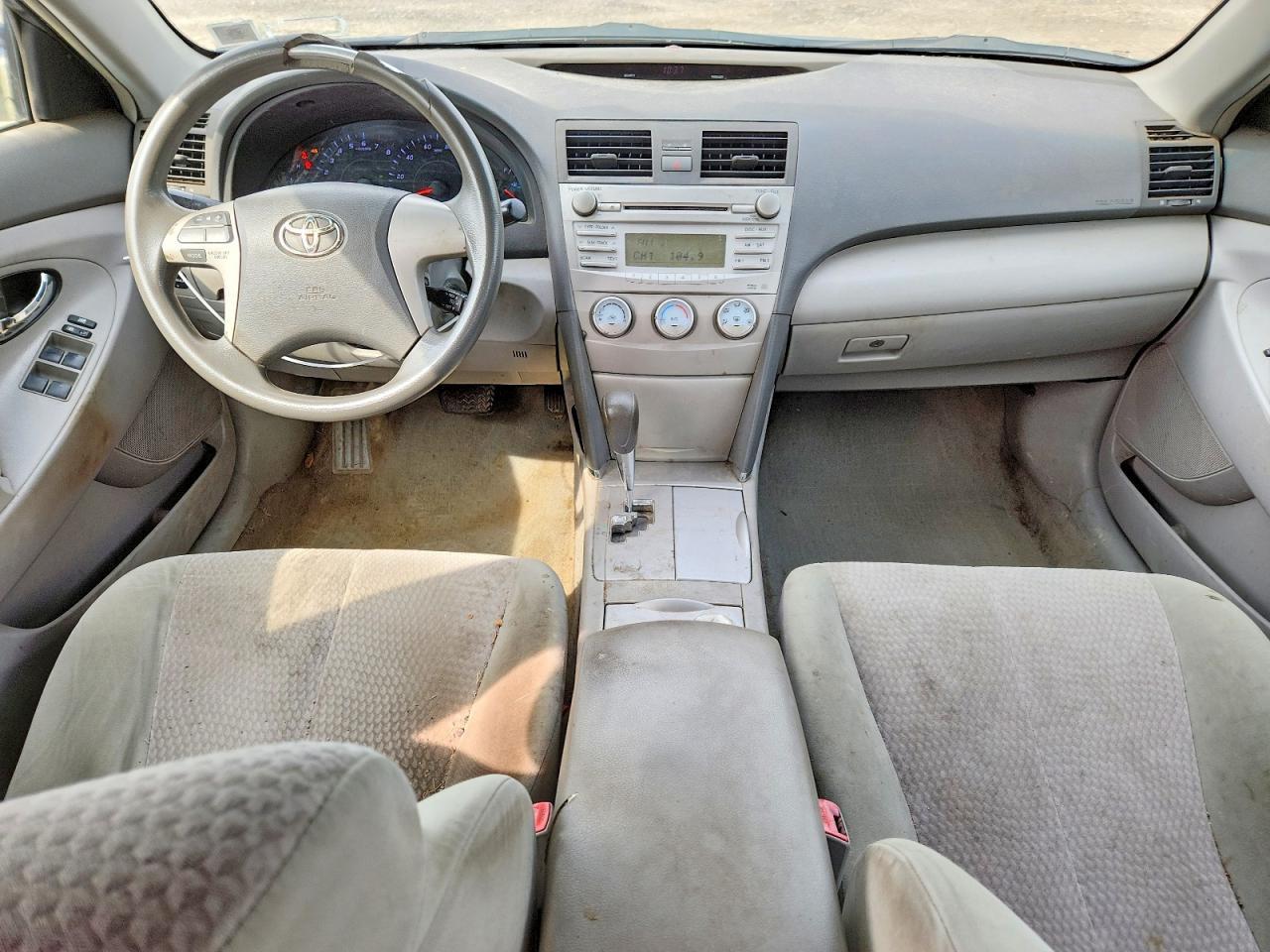 2011 TOYOTA CAMRY LE — Фото 8 из 12