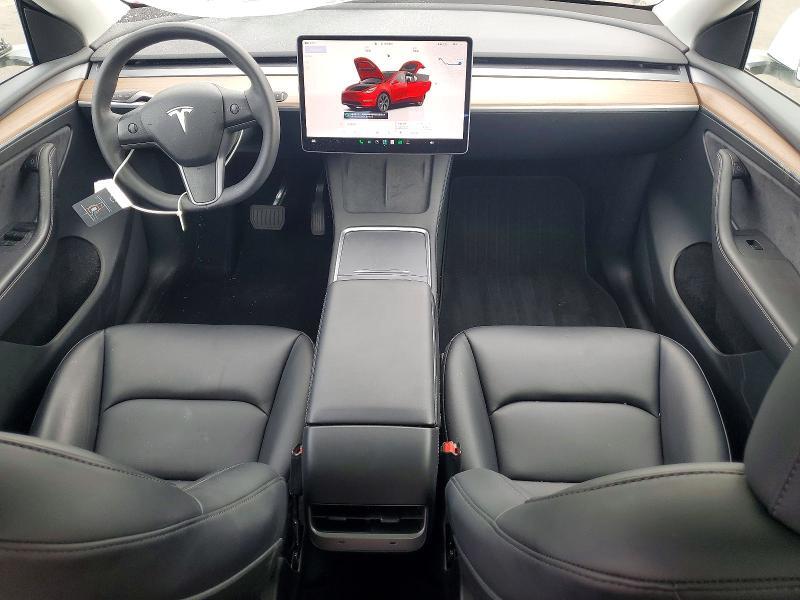 2025 TESLA MODEL Y — Фото 8 из 16