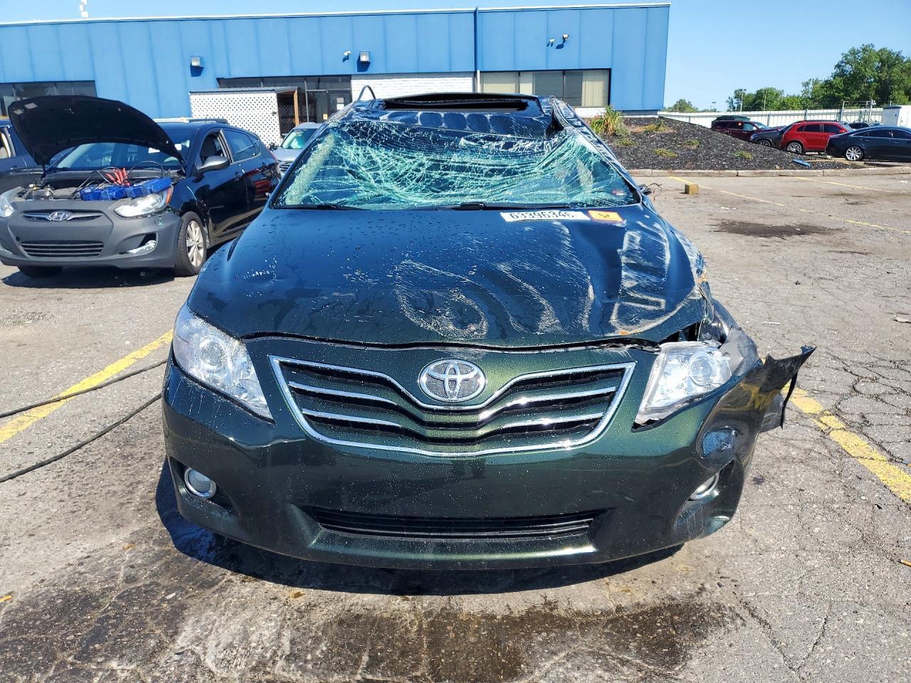2011 TOYOTA CAMRY XLE — Фото 5 из 12