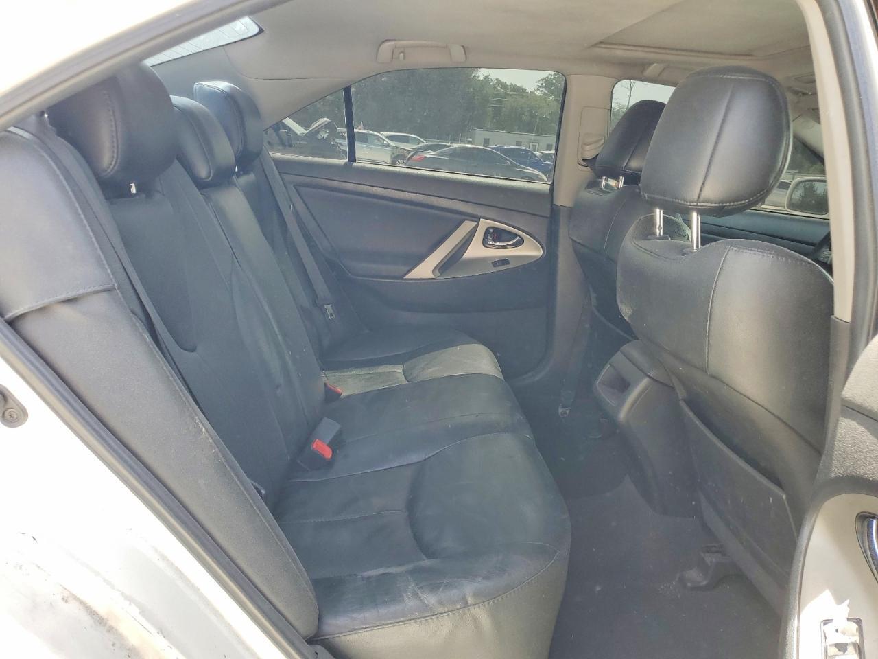 2011 TOYOTA CAMRY SE — Фото 10 из 13