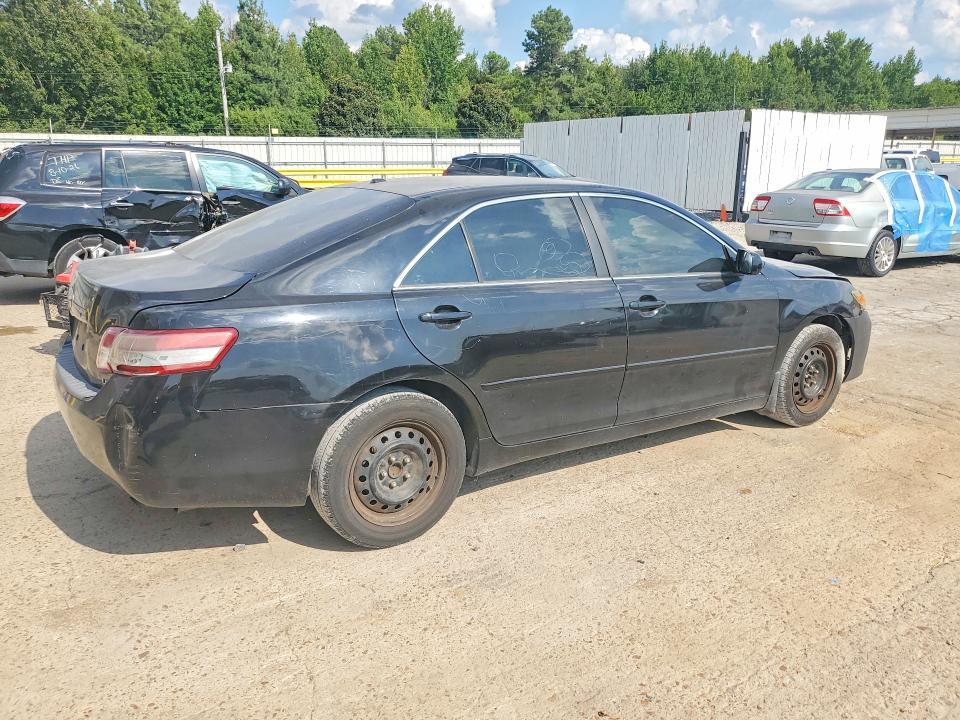 2011 TOYOTA CAMRY LE — Фото 3 из 12