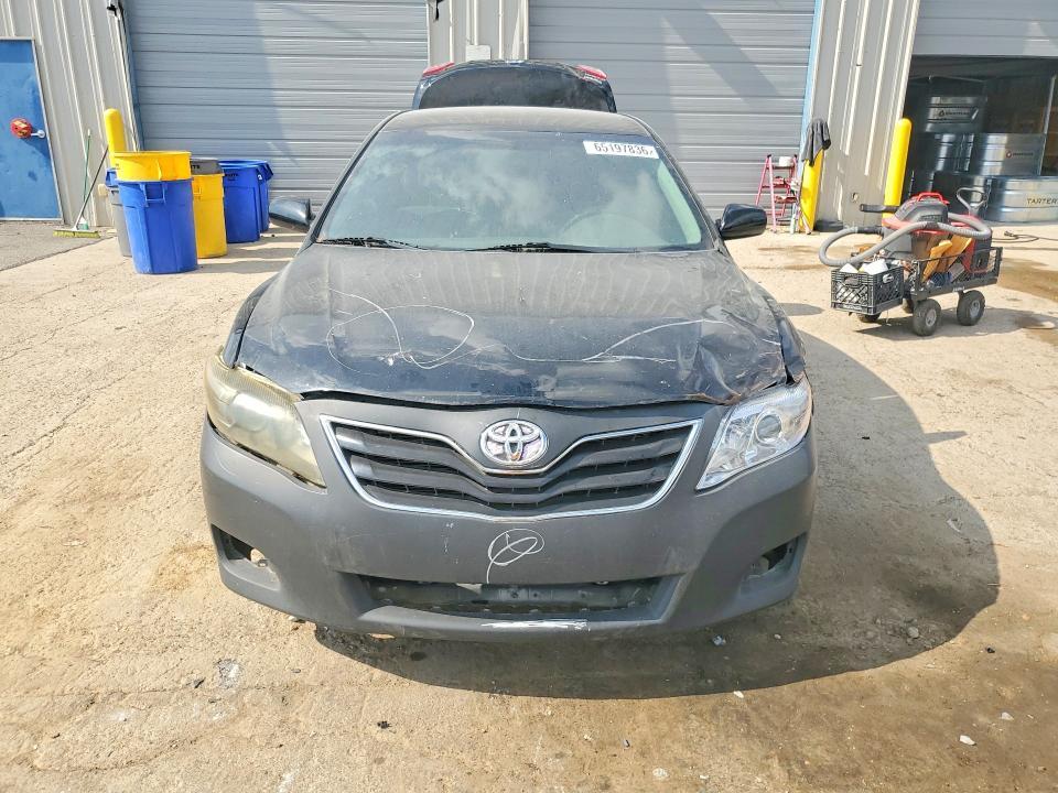 2011 TOYOTA CAMRY LE — Фото 5 из 12