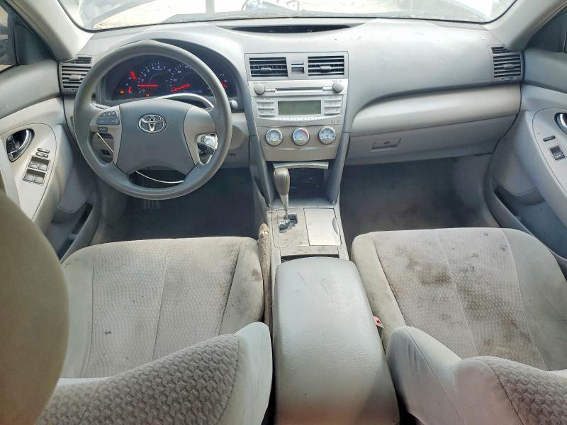 2011 TOYOTA CAMRY LE — Фото 8 из 12