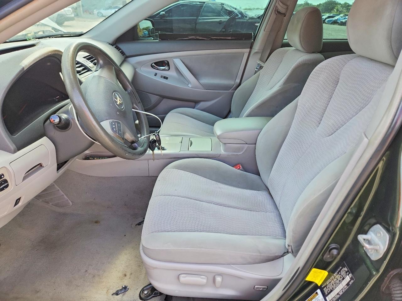 2011 TOYOTA CAMRY LE — Фото 7 из 12