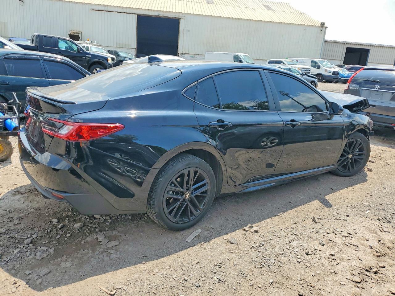 2025 TOYOTA CAMRY SE — Фото 3 из 12