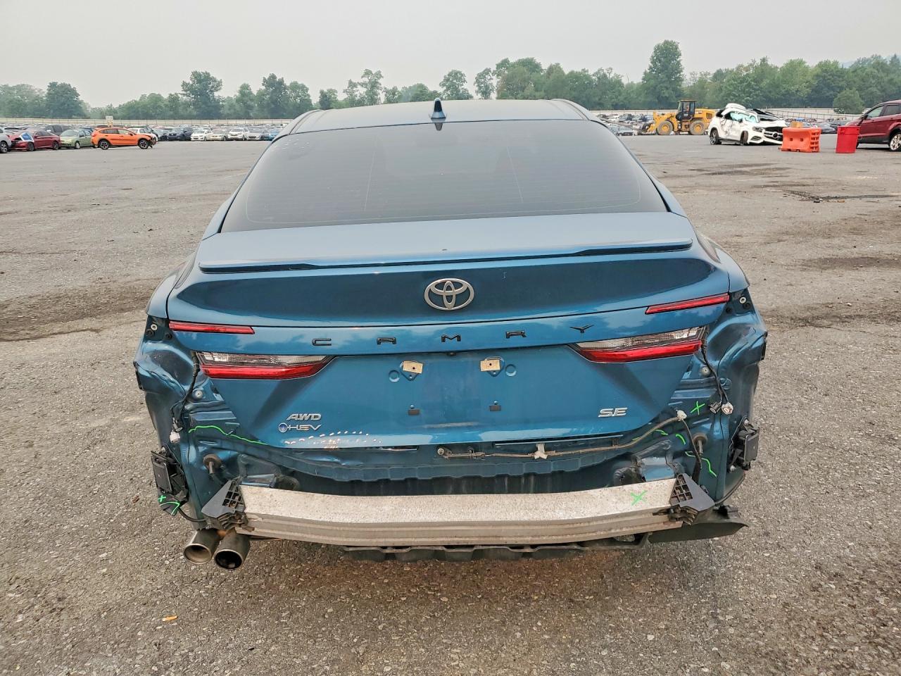 2025 TOYOTA CAMRY SE — Фото 6 из 12
