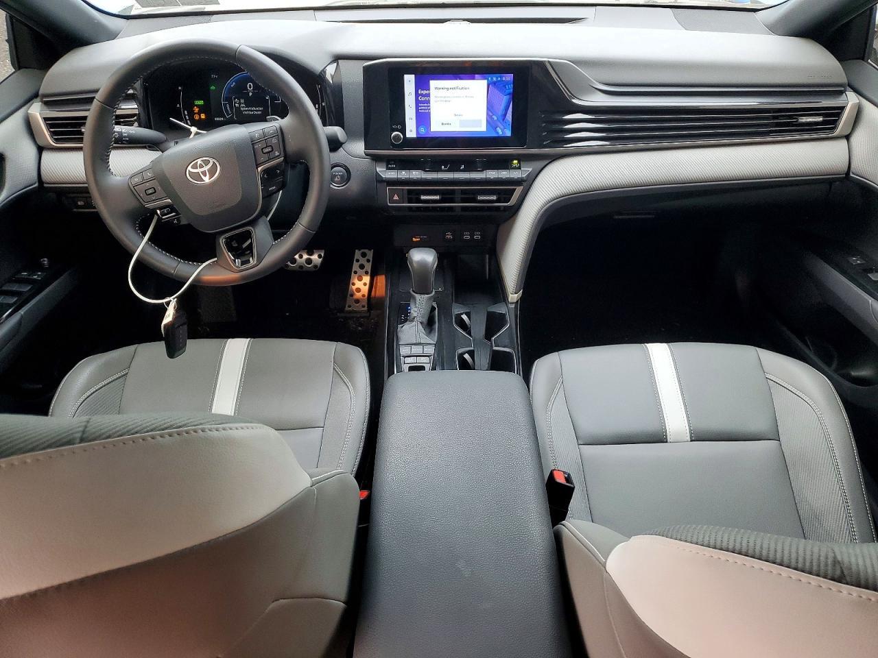 2025 TOYOTA CAMRY SE — Фото 8 из 12