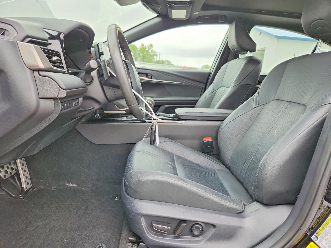 2025 TOYOTA CAMRY XSE — Фото 7 из 13