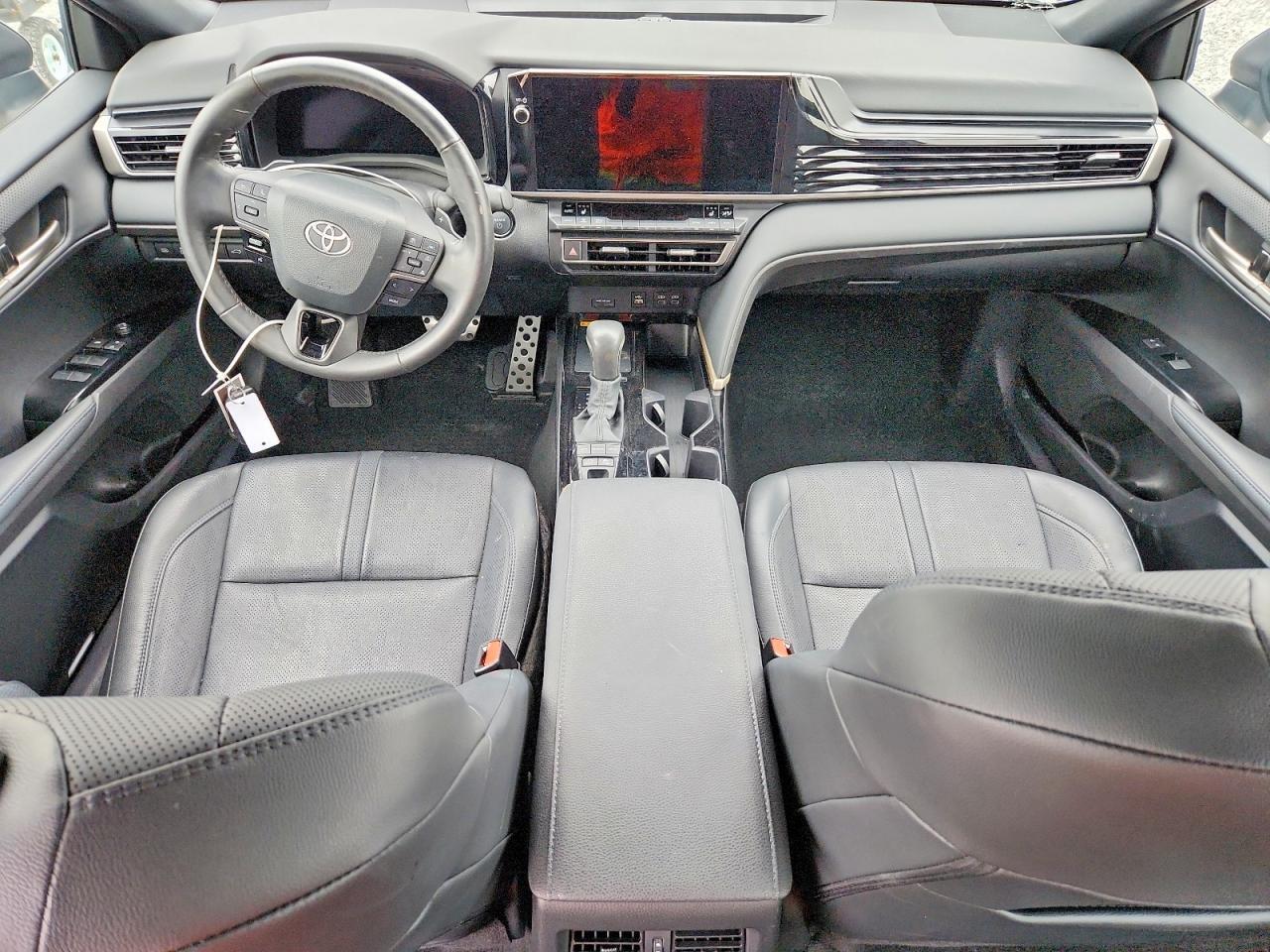 2025 TOYOTA CAMRY XSE — Фото 8 из 13