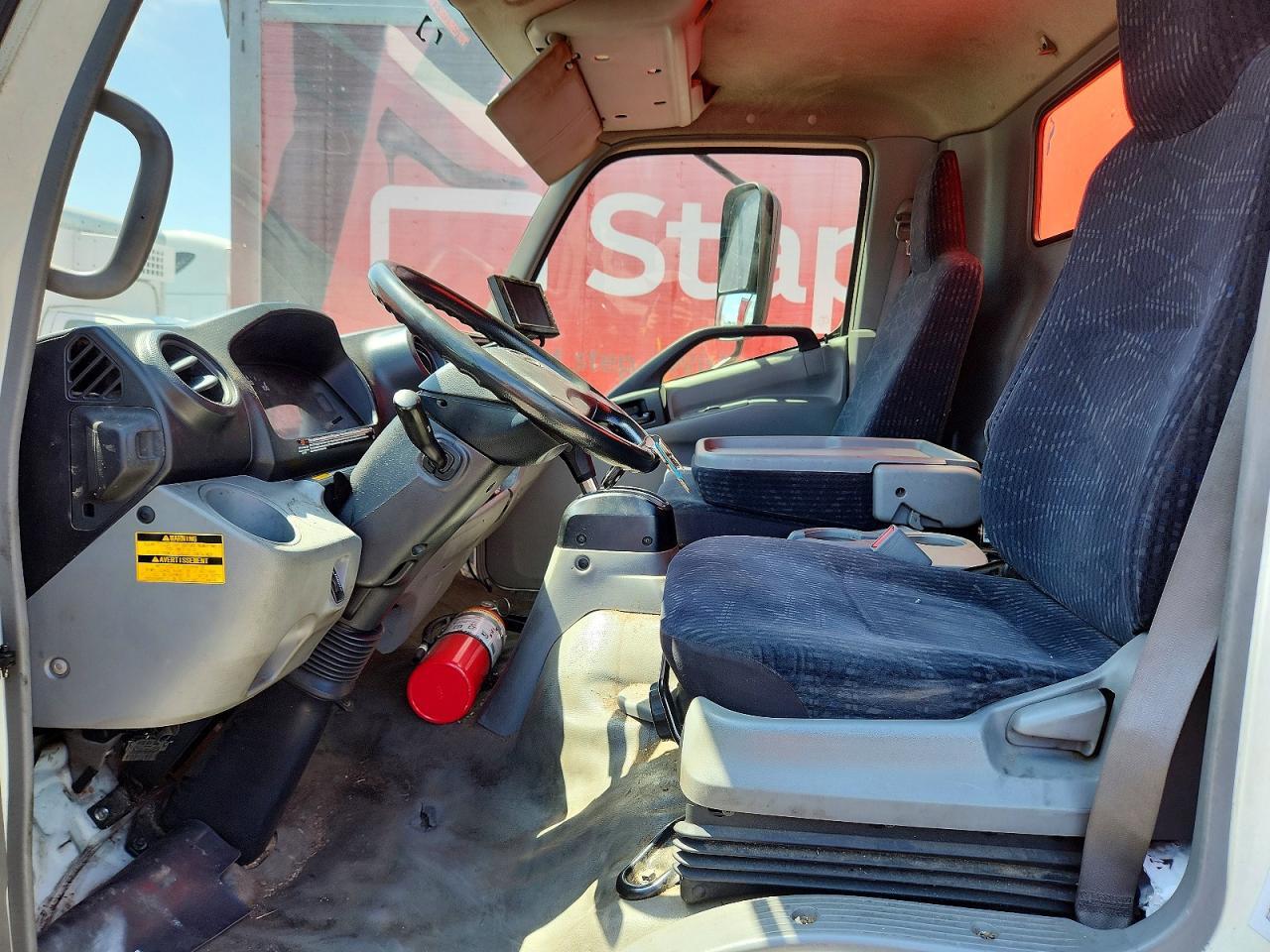 2017 HINO 195 BOX TRUCK — Фото 7 из 13