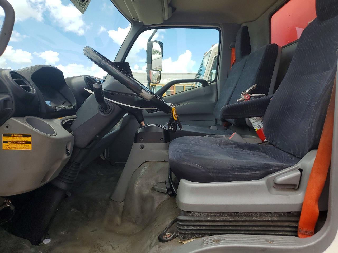 2017 HINO 195 BOX TRUCK — Фото 7 из 13