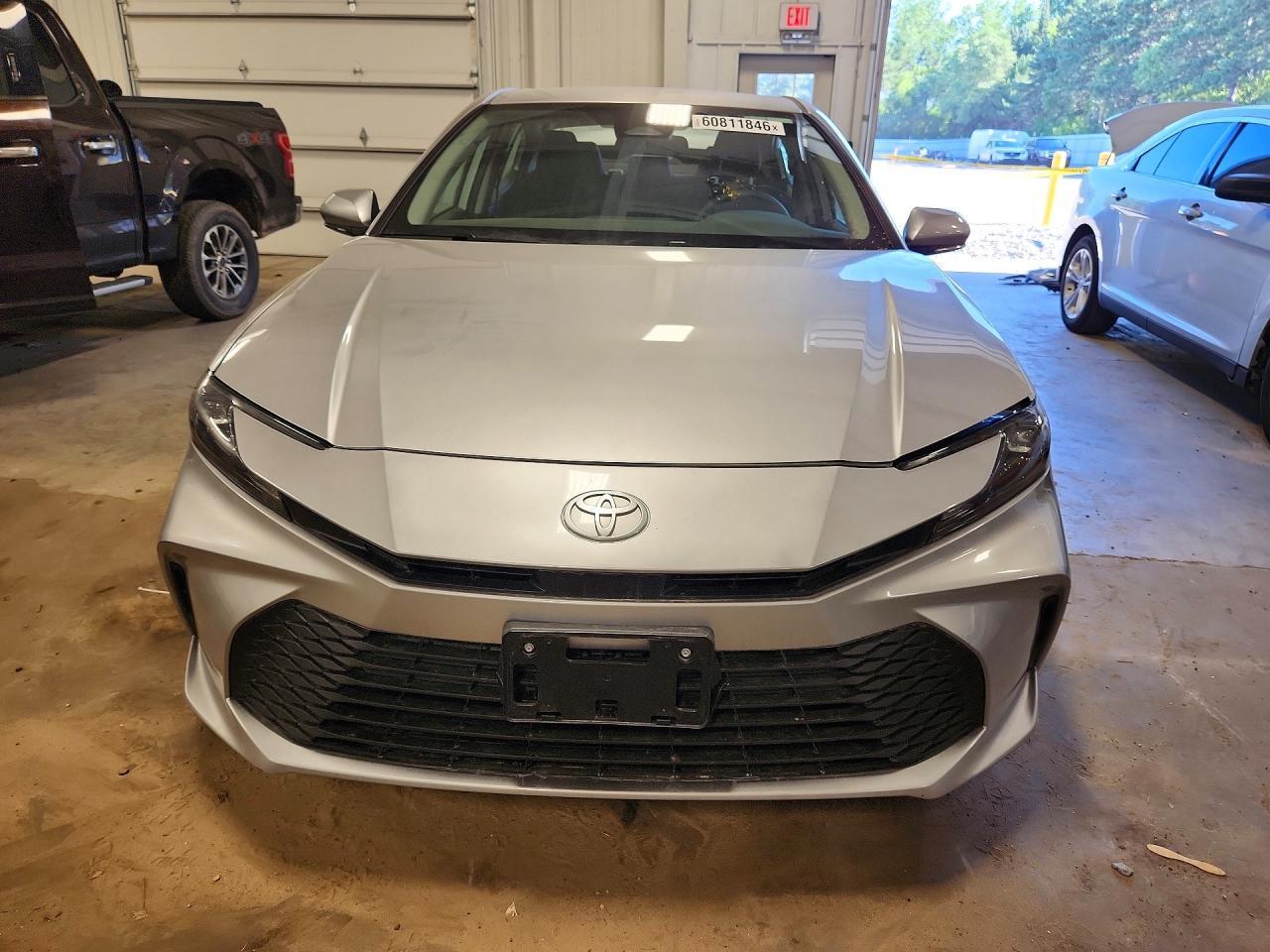 2025 TOYOTA CAMRY LE — Фото 5 из 12