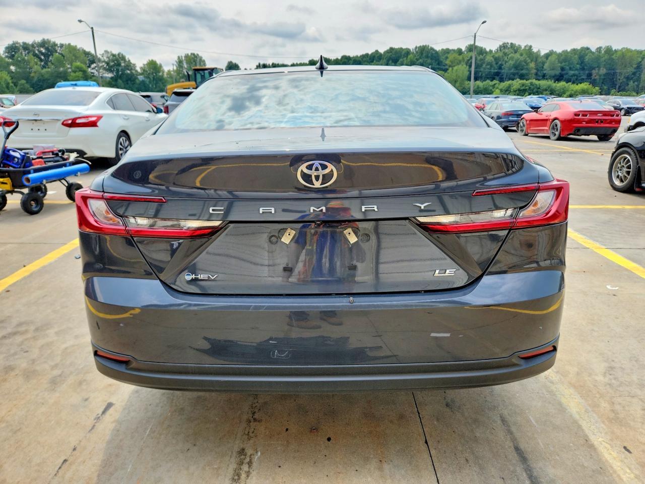 2025 TOYOTA CAMRY LE — Фото 6 из 13