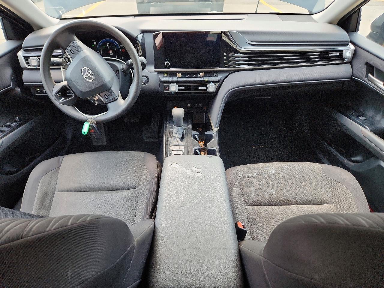 2025 TOYOTA CAMRY LE — Фото 8 из 13