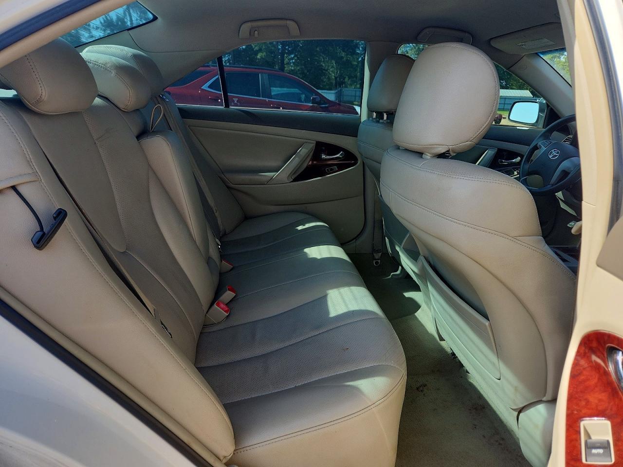 2011 TOYOTA CAMRY LE — Фото 10 из 13
