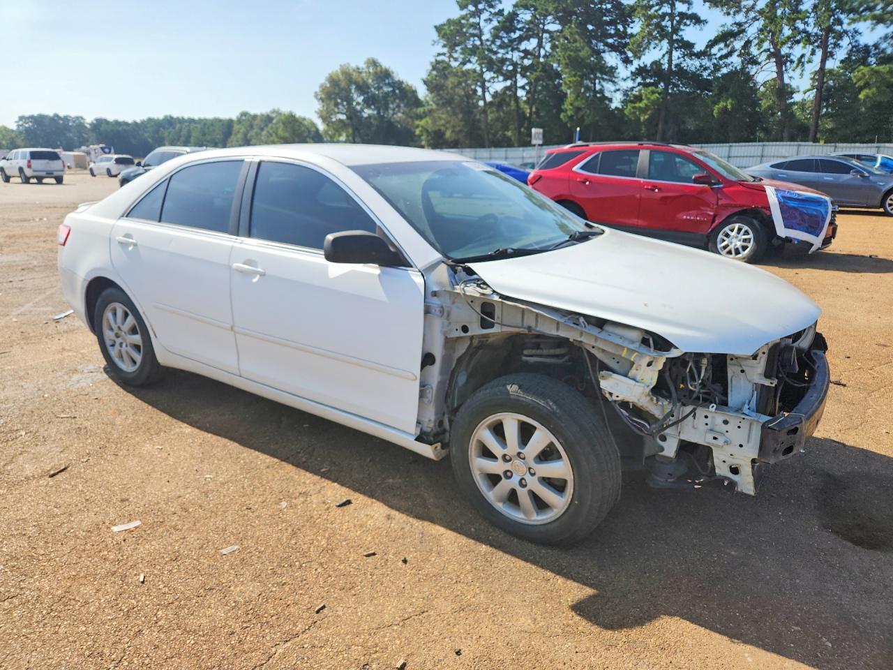 2011 TOYOTA CAMRY LE — Фото 4 из 13