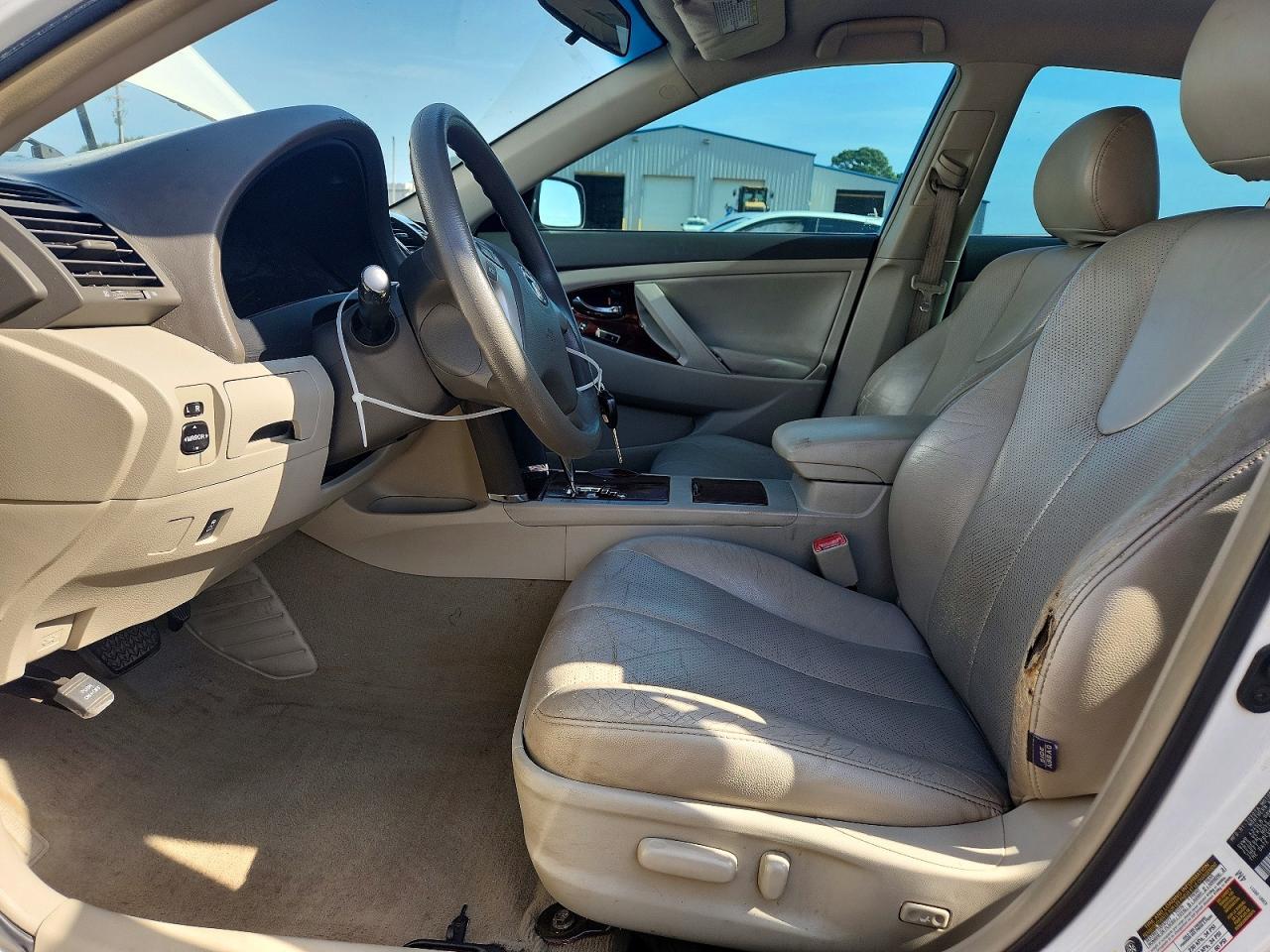 2011 TOYOTA CAMRY LE — Фото 7 из 13