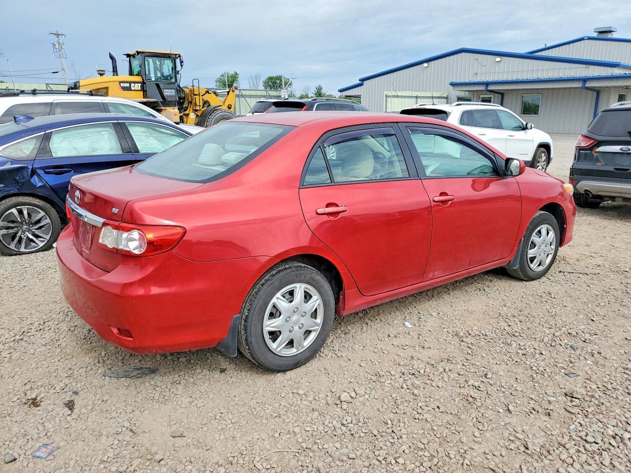 2011 TOYOTA COROLLA LE — Фото 3 из 12