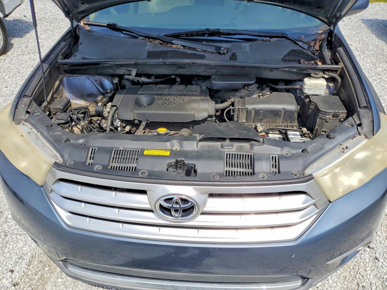 2011 TOYOTA HIGHLANDER BASE — Фото 12 из 13