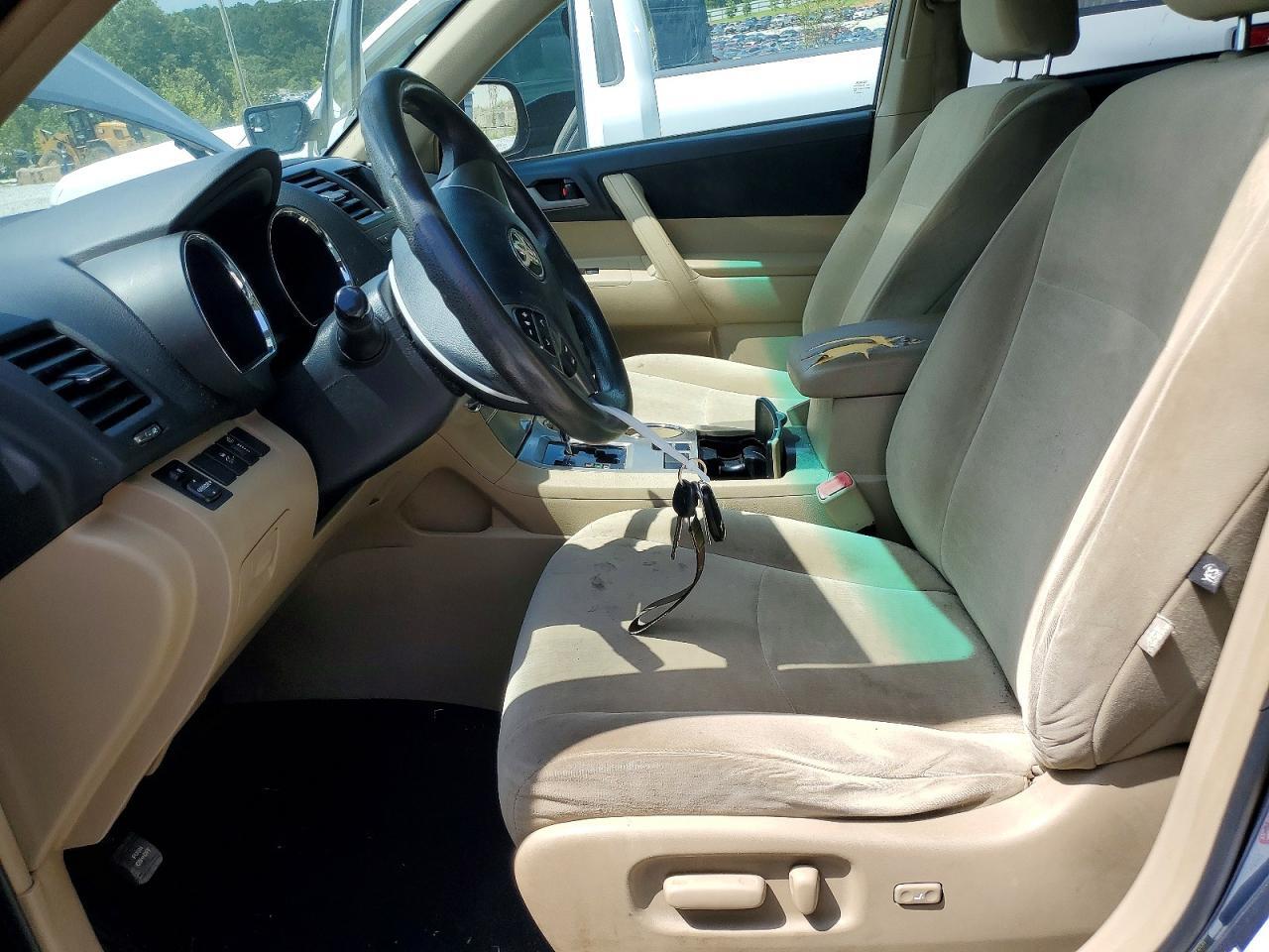 2011 TOYOTA HIGHLANDER BASE — Фото 7 из 13