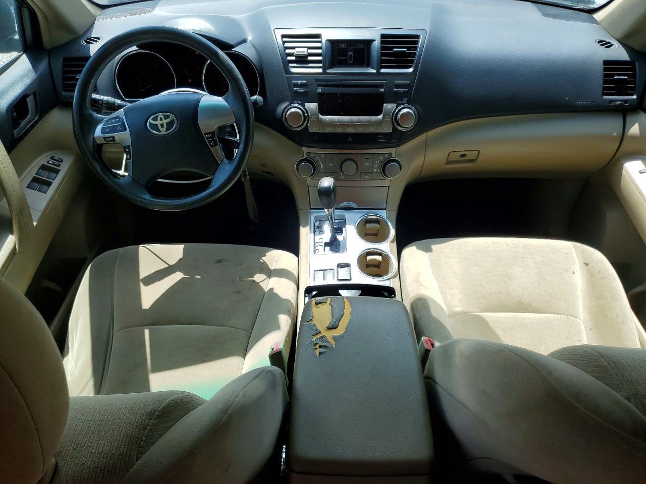 2011 TOYOTA HIGHLANDER BASE — Фото 8 из 13