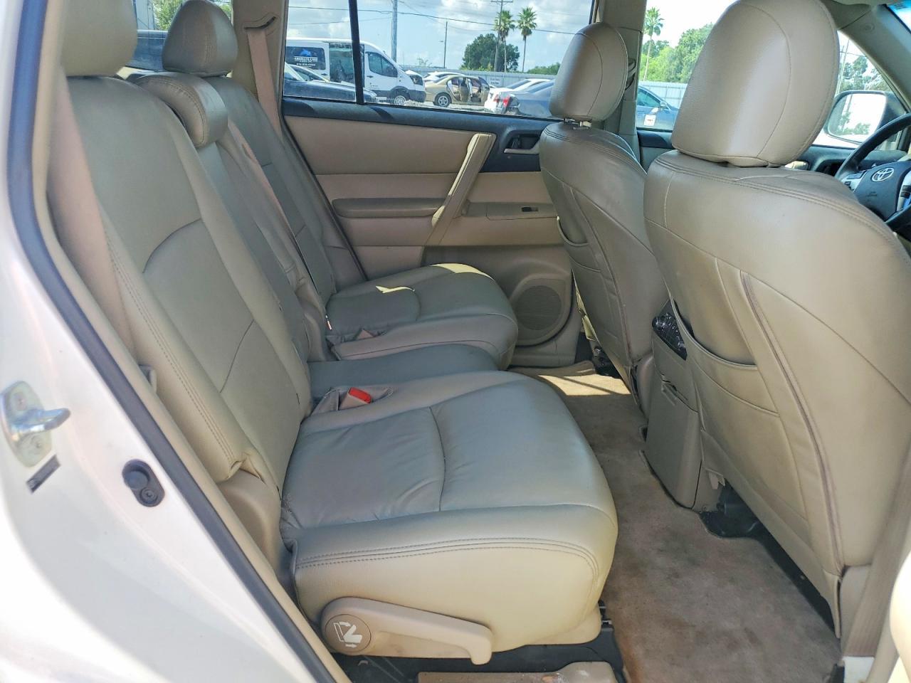 2011 TOYOTA HIGHLANDER BASE — Фото 11 из 13