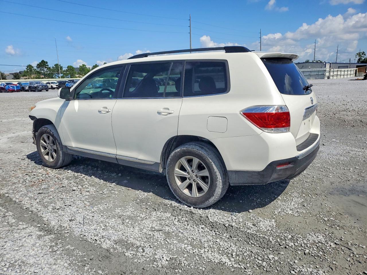2011 TOYOTA HIGHLANDER BASE — Фото 2 из 13