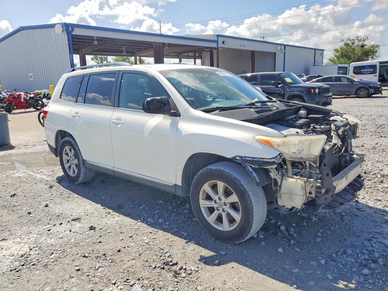 2011 TOYOTA HIGHLANDER BASE — Фото 4 из 13